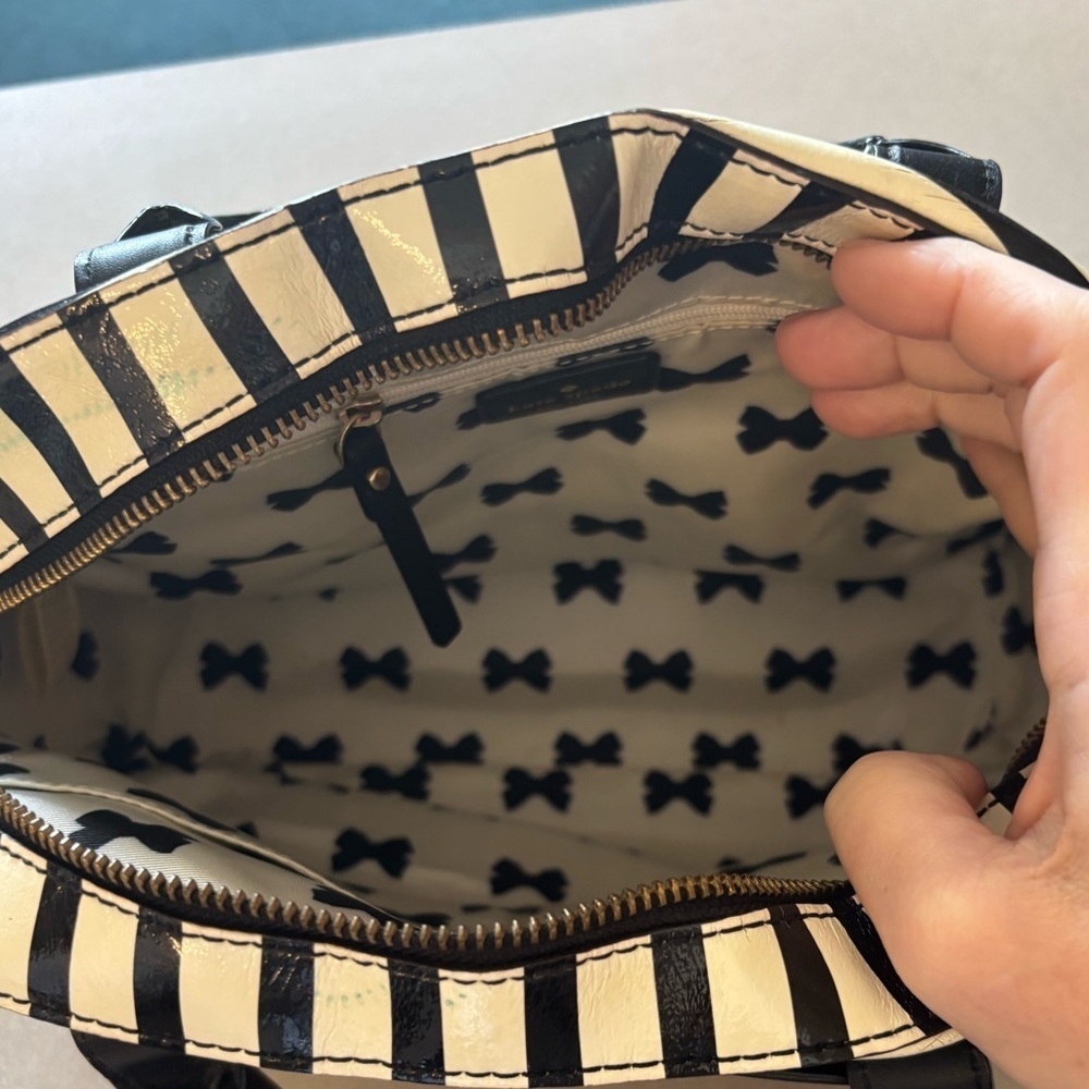 Kate Spade Chelsea Park Patent Striped Black Leather Bottom Purse - Picture 7 of 10